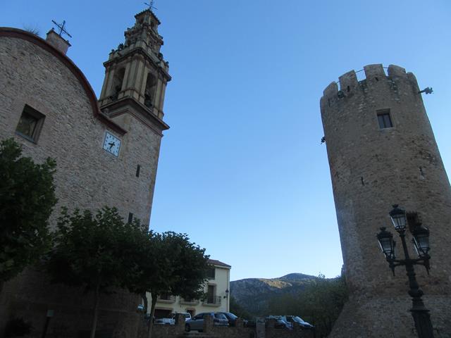 Iglesia y Torre redonda